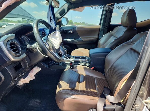 3TMGZ5AN4HM087745 2017 TOYOTA TACOMA Gray Front interior view