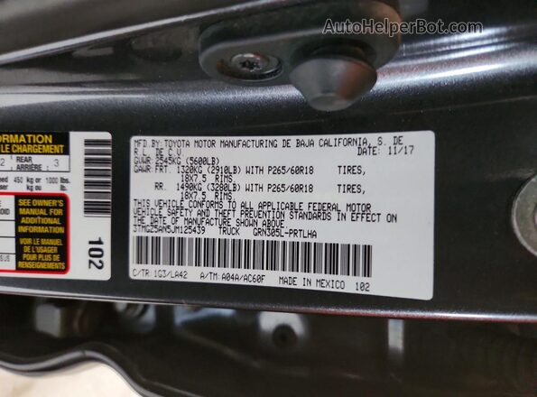 3TMGZ5AN5JM125439 2018 TOYOTA TACOMA Gray ძრავის განყოფილების ხედი