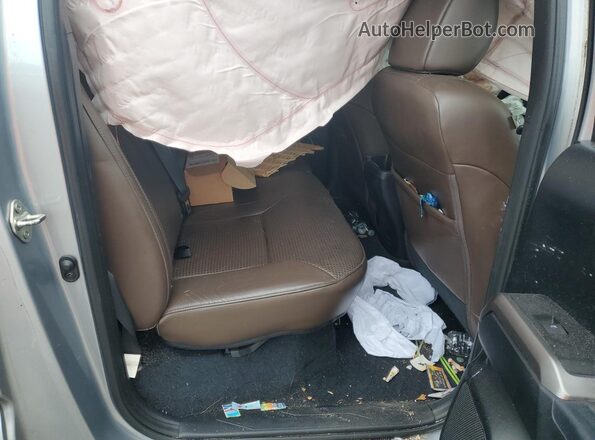 3TMGZ5AN7HM050236 2017 TOYOTA TACOMA Silver Vista de los asientos traseros