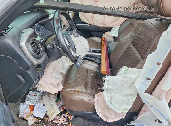 3TMGZ5AN7JM155087 2018 TOYOTA TACOMA White Front interior view