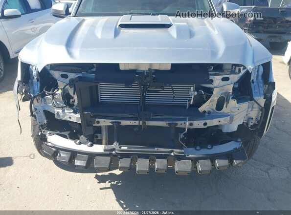 3TMKB5FN0RM008922 2024 TOYOTA TACOMA Silver Vista frontal