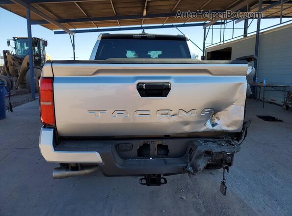 3TMKB5FN1SM043958 2025 TOYOTA TACOMA Silver Հետևի տեսք