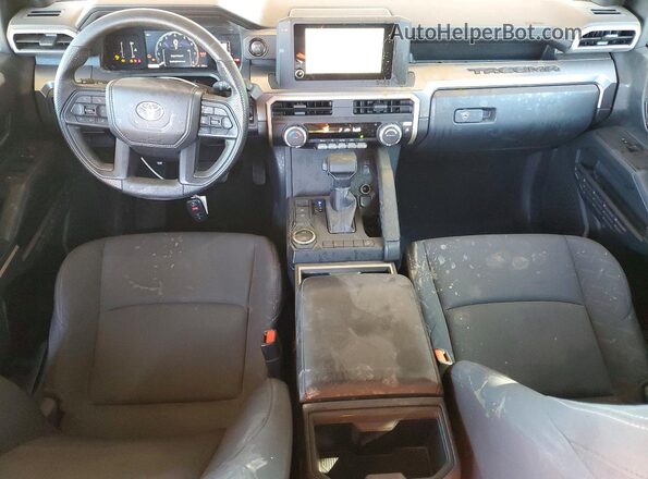 3TMKB5FN1SM043958 2025 TOYOTA TACOMA Silver Առջևի վահանակի տեսք