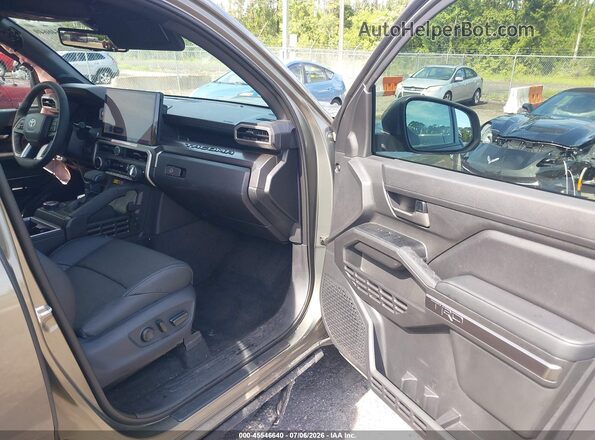 3TMKB5FN1TM068425 2026 TOYOTA TACOMA Brown Front interior view