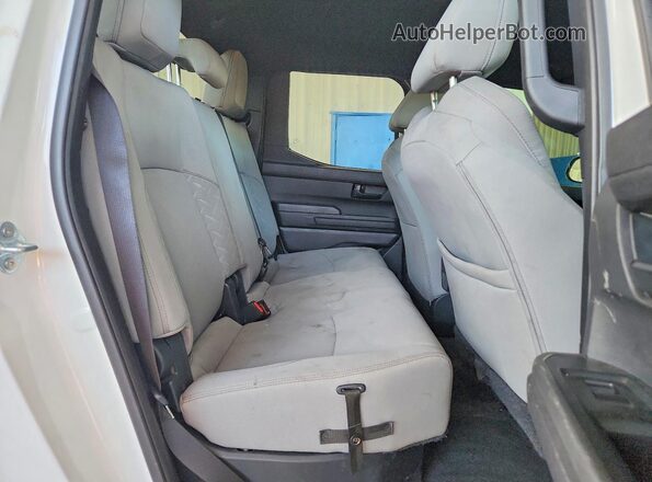 3TMKB5FN3SM049373 2025 TOYOTA TACOMA White Widok tylnych siedzeń