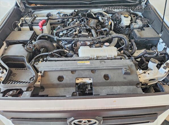 3TMKB5FN3SM049373 2025 TOYOTA TACOMA White Widok wnętrza z tyłu