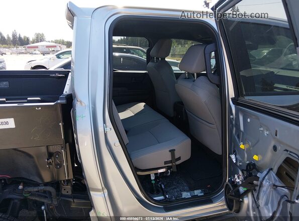 3TMKB5FN3TM065266 2026 TOYOTA TACOMA Silver Vista de la etiqueta del VIN