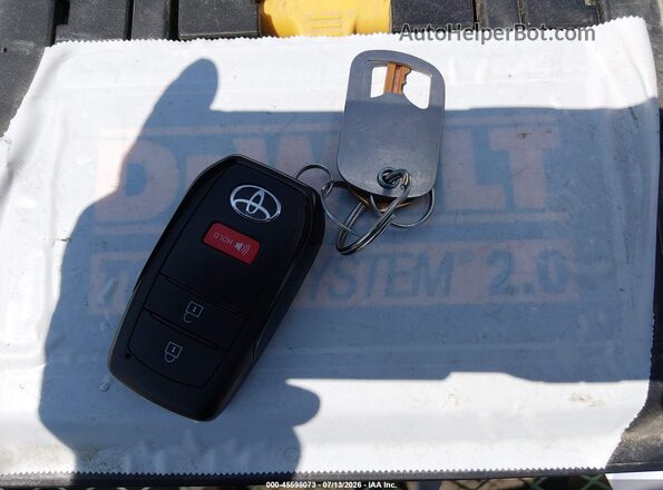3TMKB5FN3TM065266 2026 TOYOTA TACOMA Silver Vista del salpicadero