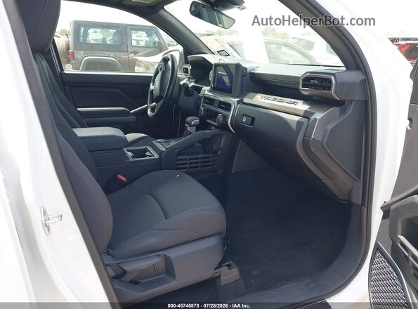 3TMKB5FN4RM002380 2024 TOYOTA TACOMA Белый Вид салона спереди