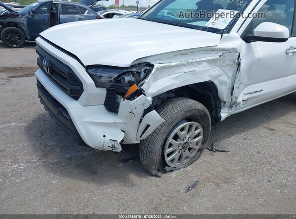 3TMKB5FN4RM002380 2024 TOYOTA TACOMA Белый Вид спереди