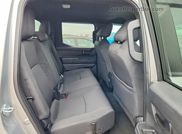 3TMKB5FN4SM040178 2025 TOYOTA TACOMA Silver Widok tylnych siedzeń