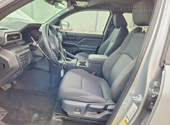 3TMKB5FN4SM040178 2025 TOYOTA TACOMA Silver Widok wnętrza z przodu