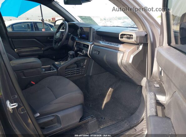 3TMKB5FN5RM022766 2024 TOYOTA TACOMA Серый Вид салона спереди