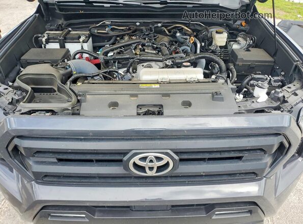 3TMKB5FN6SM026041 2025 TOYOTA TACOMA Charcoal Vista interior trasera
