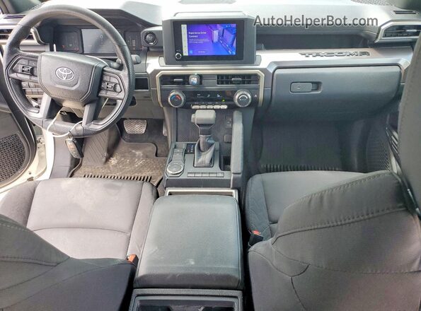 3TMKB5FN8RM022809 2024 TOYOTA TACOMA Белый Вид панели приборов