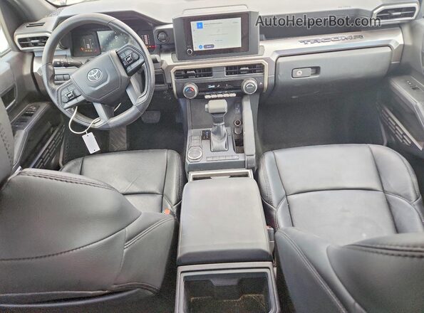3TMKB5FN8SM025585 2025 TOYOTA TACOMA Black Widok deski rozdzielczej