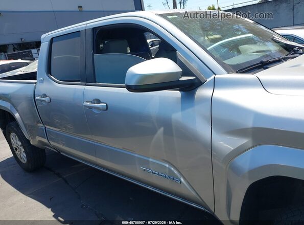 3TMLB5JN0RM003957 2024 TOYOTA TACOMA Silver სალონის 360-გრადუსიანი ხედი