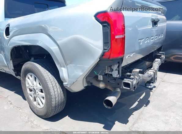 3TMLB5JN0RM003957 2024 TOYOTA TACOMA Silver ხელსაწყოთა პანელის ხედი