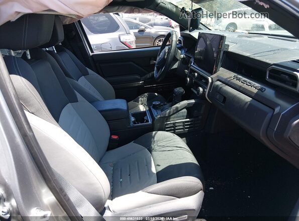 3TMLB5JN0RM038627 2024 TOYOTA TACOMA Silver Vista interior delantera