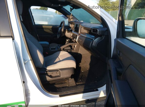 3TMLB5JN0RM052723 2024 TOYOTA TACOMA White Вид салону спереду
