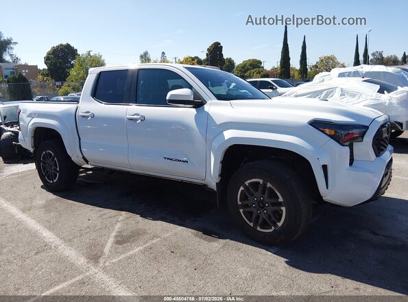 3TMLB5JN0RM060370 2024 TOYOTA TACOMA White Rear interior view