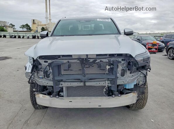3TMLB5JN0RM078433 2024 TOYOTA TACOMA Silver Вид спереду