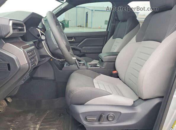 3TMLB5JN0RM078433 2024 TOYOTA TACOMA Silver Вид салону спереду