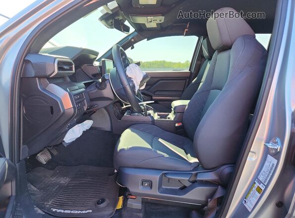 3TMLB5JN0SM153301 2025 TOYOTA TACOMA Silver Front interior view