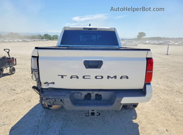 3TMLB5JN1RM015096 2024 TOYOTA TACOMA White Вид ззаду