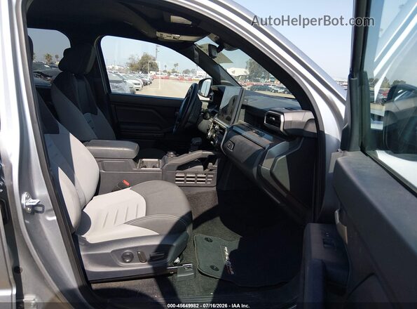 3TMLB5JN1RM016636 2024 TOYOTA TACOMA Silver Front interior view