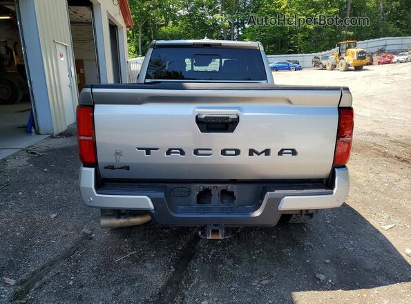 3TMLB5JN1RM054738 2024 TOYOTA TACOMA Silver Вид ззаду