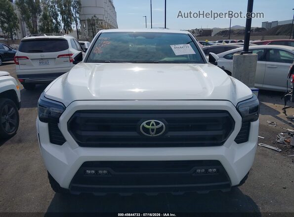 3TMLB5JN1RM056781 2024 TOYOTA TACOMA White Widok wnętrza z tyłu