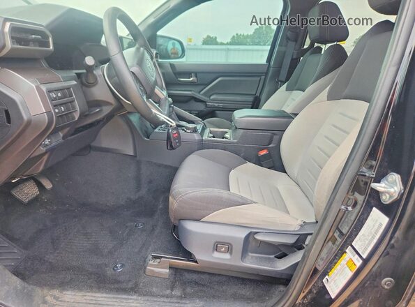 3TMLB5JN1RM086847 2024 TOYOTA TACOMA Black Вид салону спереду