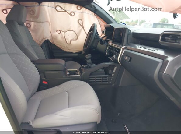 3TMLB5JN1TM241369 2026 TOYOTA TACOMA White Вид салону спереду