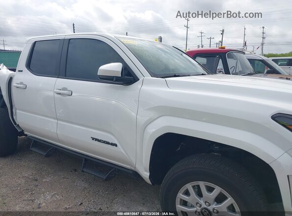3TMLB5JN1TM241369 2026 TOYOTA TACOMA White Вид задньої частини салону