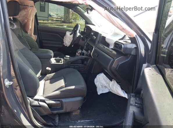 3TMLB5JN2RM004740 2024 TOYOTA TACOMA Gray Widok wnętrza z przodu