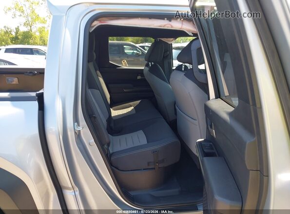 3TMLB5JN2RM057034 2024 TOYOTA TACOMA Gray VIN կոդի պիտակի տեսք