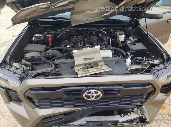 3TMLB5JN2RM061472 2024 TOYOTA TACOMA Green Widok wnętrza z tyłu