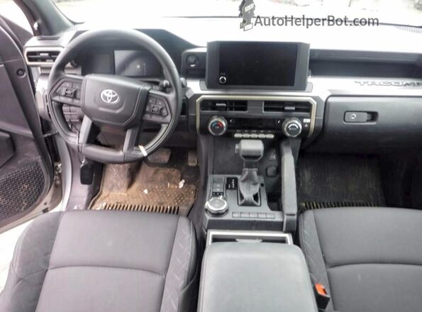 3TMLB5JN2TM210566 2026 TOYOTA TACOMA Silver წინა პანელის ხედი