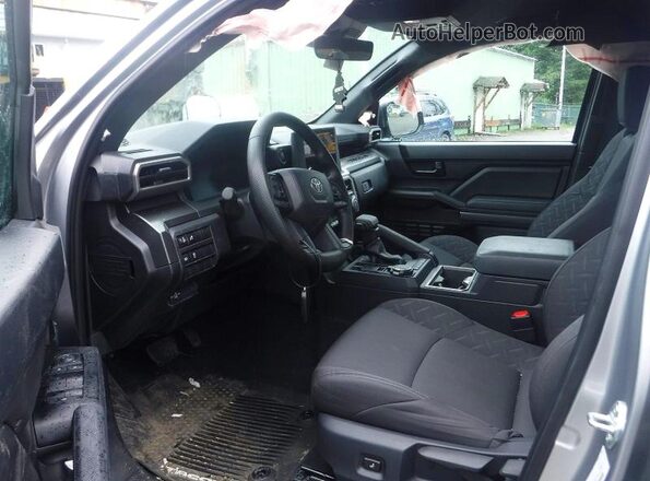 3TMLB5JN2TM210566 2026 TOYOTA TACOMA Silver წინა სალონის ხედი