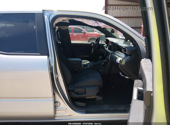 3TMLB5JN2TM237993 2026 TOYOTA TACOMA Silver წინა სალონის ხედი