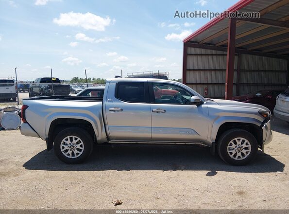 3TMLB5JN2TM237993 2026 TOYOTA TACOMA Silver სალონის 360-გრადუსიანი ხედი