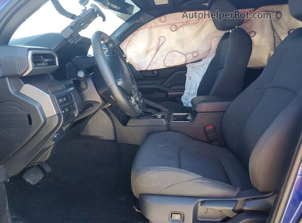 3TMLB5JN3RM049041 2024 TOYOTA TACOMA Blue Widok wnętrza z przodu