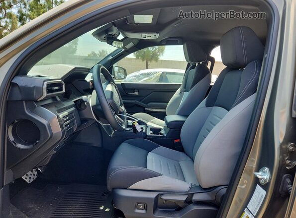 3TMLB5JN3SM193601 2025 TOYOTA TACOMA Tan Front interior view