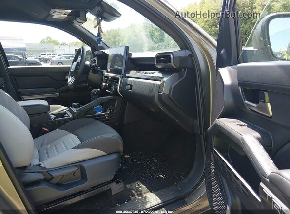 3TMLB5JN3SM201499 2025 TOYOTA TACOMA Tan Front interior view