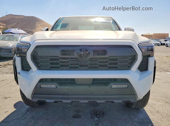 3TMLB5JN3TM232592 2026 TOYOTA TACOMA Белый Вид спереди