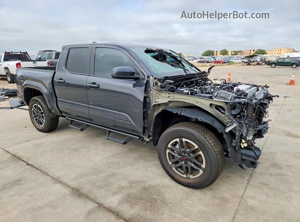 3TMLB5JN3TM257055 2026 TOYOTA TACOMA Серый Передняя правая четверть