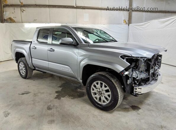 3TMLB5JN3TM277595 2026 TOYOTA TACOMA Silver Delantero derecho