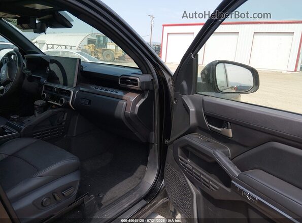 3TMLB5JN4SM105901 2025 TOYOTA TACOMA Black Front interior view