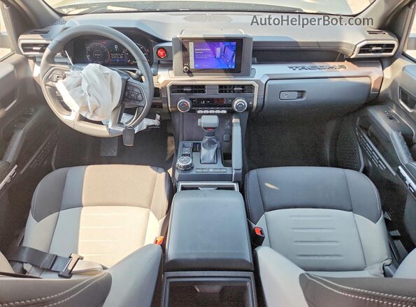 3TMLB5JN4SM130247 2025 TOYOTA TACOMA Green Dashboard view